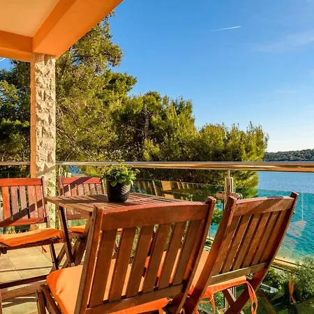 Apartment Magnolia - Kamelia By Interhome Mali Losinj