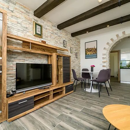 Apartment Magnolia - Kamelia By Interhome Mali Losinj