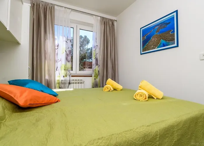 Magnolia - Kamelia By Interhome Mali Lošinj