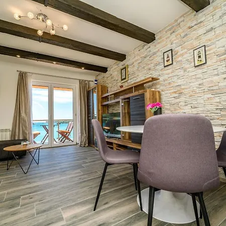 Daire Magnolia - Kamelia By Interhome Mali Lošinj